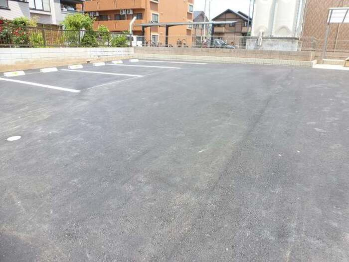 フォルトゥーナの駐車場