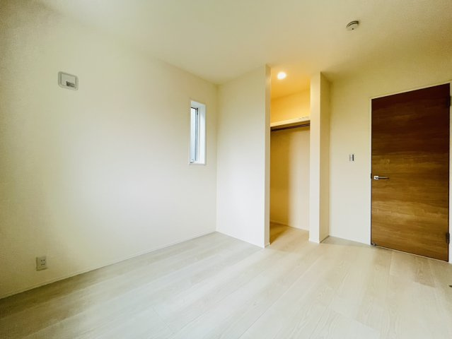 知多市八幡堀切19番1『仲介手数料無料』新築戸建ての洋室