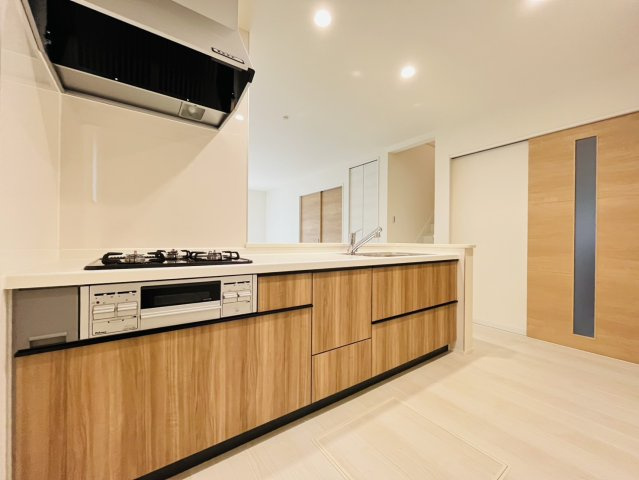 知多市八幡堀切19番1『仲介手数料無料』新築戸建てのキッチン