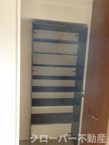 グランリヴィエールⅢの収納|シューズＢＯＸ