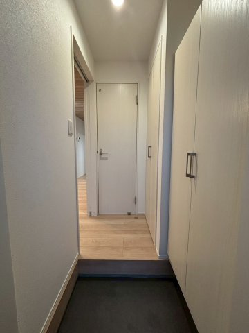 柏崎市安政町のアパートの玄関