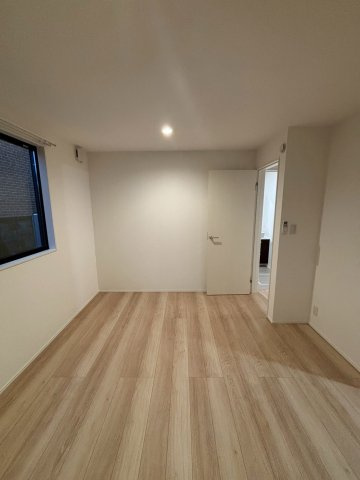 柏崎市安政町のアパートの洋室