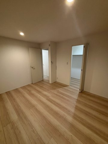 柏崎市安政町のアパートの洋室