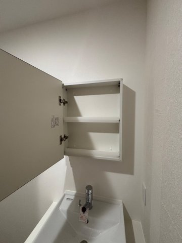 柏崎市安政町のアパートの収納