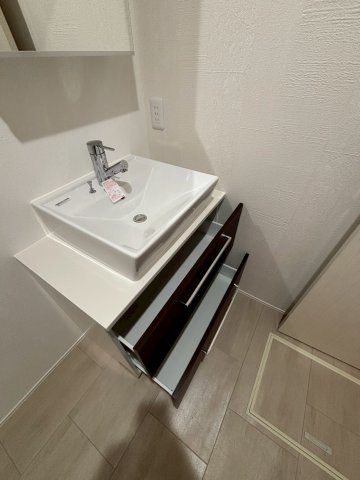 柏崎市安政町のアパートの収納