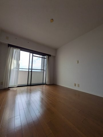 サバーブ永楽荘の居間・リビング