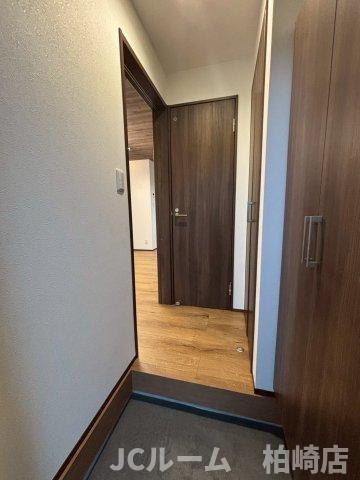 柏崎市安政町のアパートの玄関