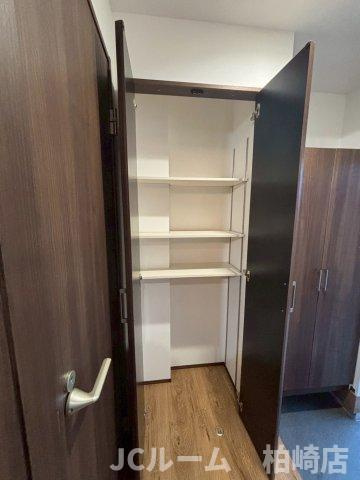 柏崎市安政町のアパートの収納