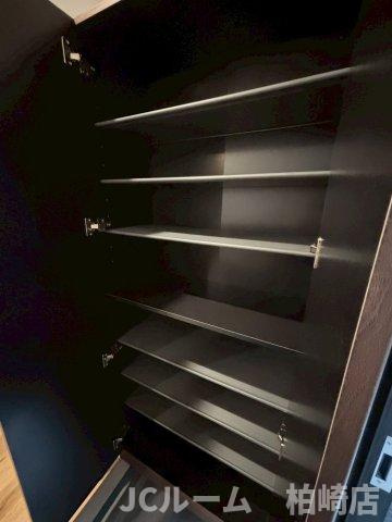 柏崎市安政町のアパートの収納