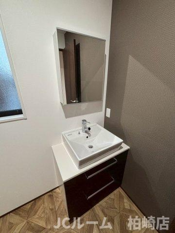 柏崎市安政町のアパートの洗面所