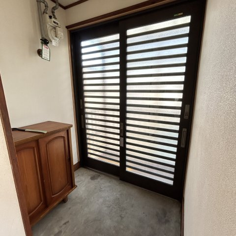 平尾アパートの玄関