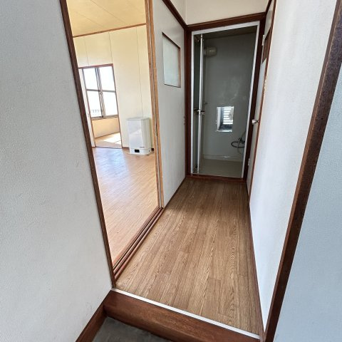 平尾アパートの玄関