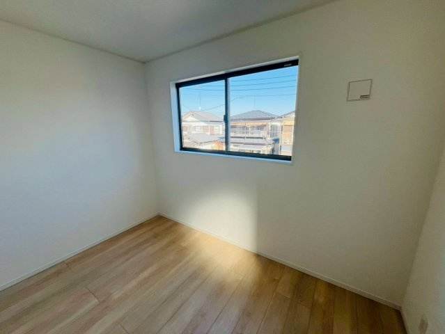 【Cradle Garden】　小山市間々田　第10　全1邸の洋室|〇洋室　5.3帖〇
お子様ひとりひとりにお部屋を持たせることができます♪
2025年11月撮影