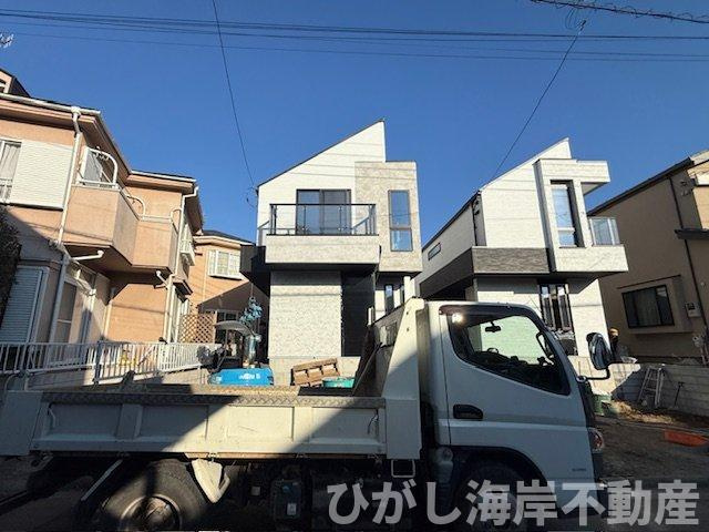茅ヶ崎市松風台　新築戸建　全２棟の外観|2月2日撮影　外構工事中　現地外観
