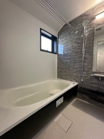 茅ヶ崎市松風台　新築戸建　全２棟の前面道路含む現地写真|11月7日撮影　建築中　現地外観