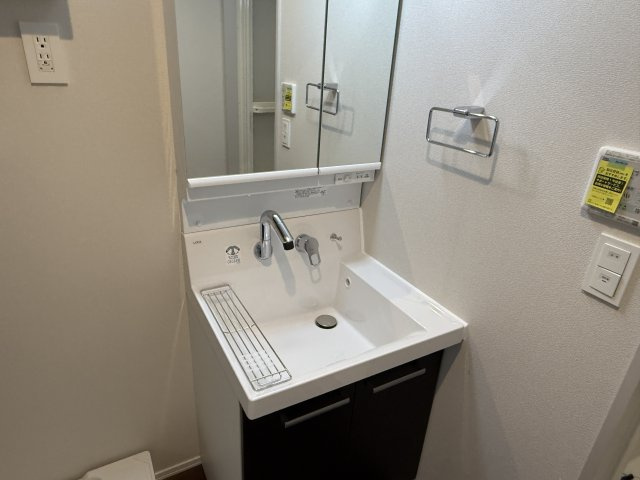 Ｌａ　Ｃｏｌｌｉｎａ新宿中落合の洗面所