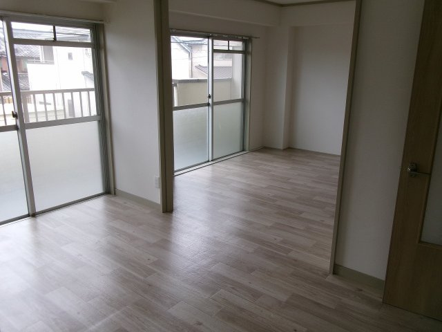 シャトレ北川の居間・リビング