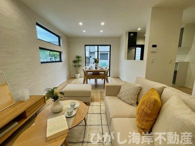 平塚市出縄　新築戸建　の居間・リビング|16帖　LDK