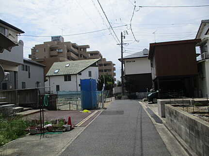 広島市佐伯区五日市中央5丁目　新築一戸建て(全2棟の前面道路含む現地写真