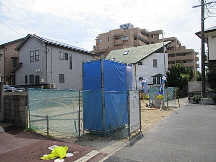 広島市佐伯区五日市中央5丁目　新築一戸建て(全2棟の前面道路含む現地写真