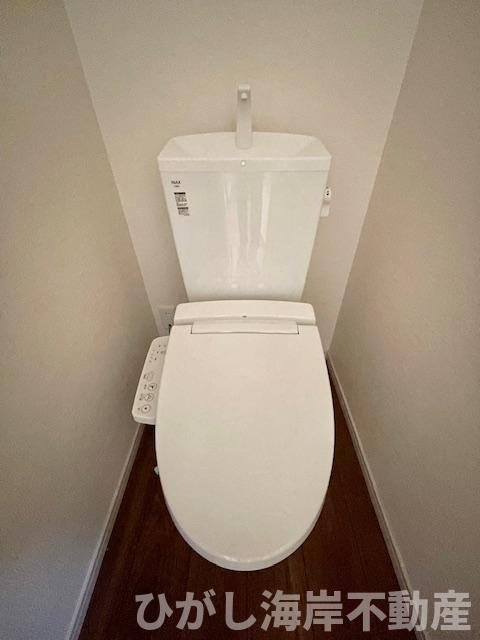 平塚市豊田宮下　新築戸建　全6棟のトイレ|洗浄機能付きお手洗い