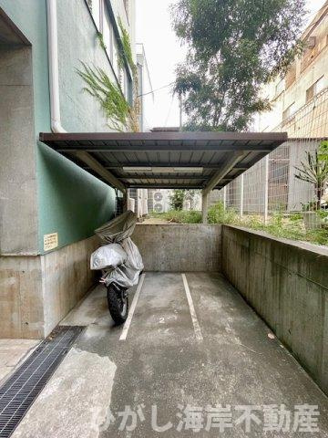 プライムスクエアー湘南平塚の駐車場|敷地内バイク置場