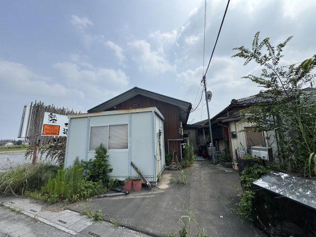 -三丁目不動産-　深谷市石塚　元飲食店の外観|外観もきれいです