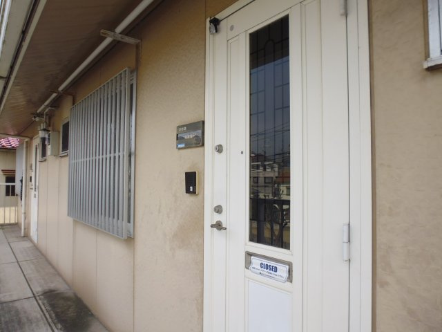 ビューラーフジイの玄関