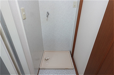 【玄関】 | ヴァンクール Ｂ | 洗面室・洗濯機置き場