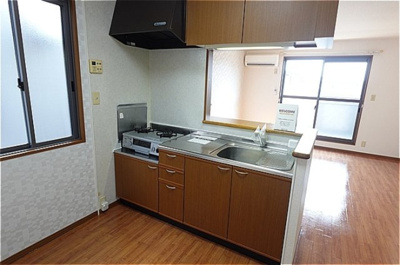 【キッチン】 | ヴァンクール Ｂ | 対面キッチン（上部収納棚付き）