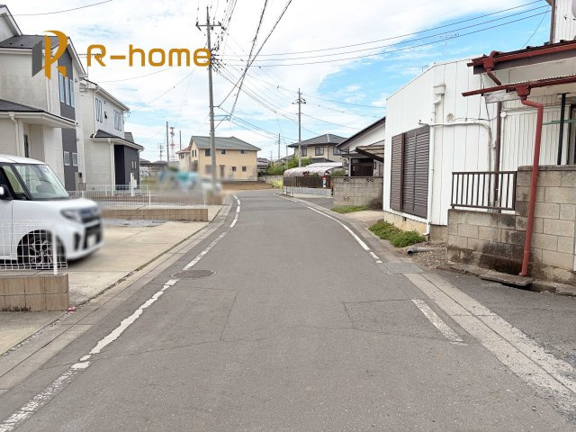 古河市上辺見第10　新築戸建て　1号棟の前面道路含む現地写真|周辺環境も併せて案内致します♪
閑静な住宅地で笑顔あふれる新生活！
ぜひ現地へお越しください♪