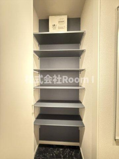 【玄関】 | 【ペット共生】ＨＥＢＥＬ　ＭＡＩＳＯＮ　中野町・旭化成ヘーベルメゾンHEBEL HAUS | 明るい玄関です