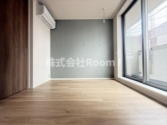 【寝室】 | ＨＥＢＥＬ　ＭＡＩＳＯＮ　中野町 | 広くて明るい寝室