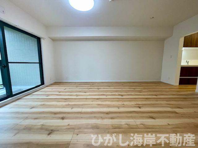 ラミアール藤沢モアクレストの居間・リビング|新規リフォーム完了！　16.4帖　LDK