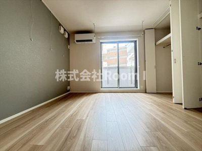 【寝室】 | ＨＥＢＥＬ　ＭＡＩＳＯＮ　中野町 | 広くて明るい寝室
