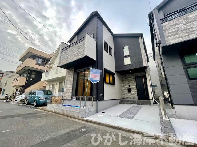 茅ヶ崎市小和田３丁目　新築戸建　全２棟の前面道路含む現地写真|現地外観