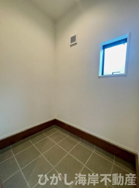 茅ヶ崎市代官町　新築戸建の設備|シューズインクローク