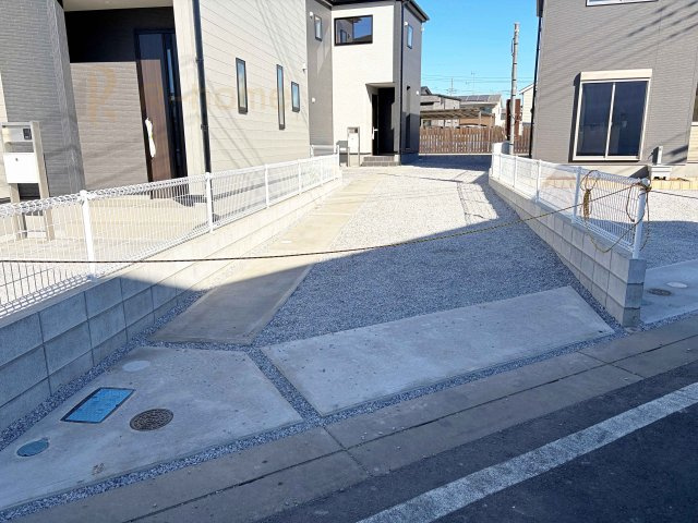 古河市上辺見第10　新築戸建て　2号棟の駐車場|4台駐車できるカースペース！