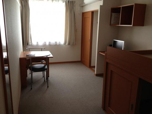 レオパレス武蔵野第３の居間・リビング|こちらのリビングで趣味の時間をお楽しみください