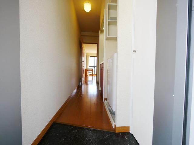 レオパレス武蔵野第３の玄関|きれいな玄関です