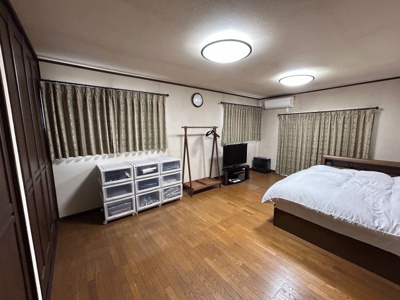 【寝室】 | カーポート付きの広々駐車場！那須塩原市三島8DK