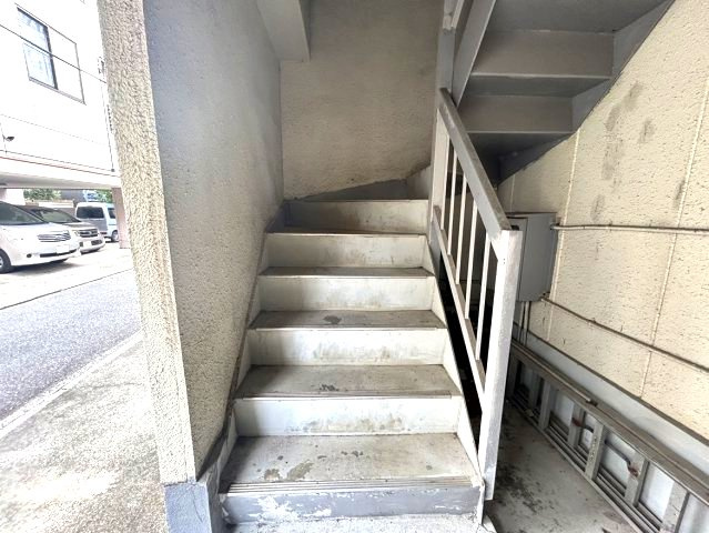 宮内マンションのエントランス