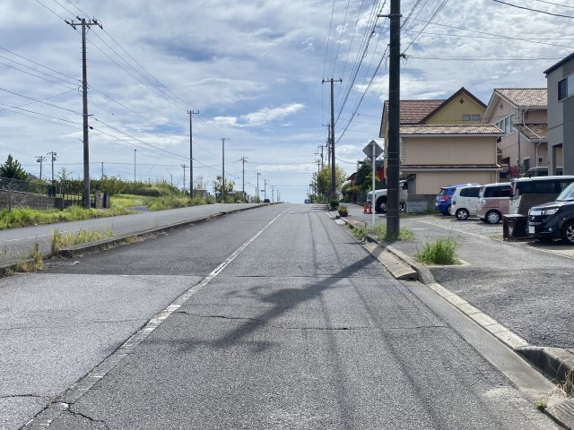【その他】 | クィーンヒル | 前面道路
