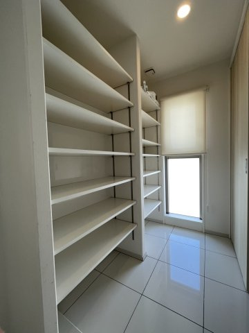 アルファステイツ千舟町通りのその他|シューズインクロークです。