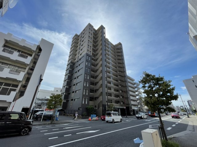 アルファステイツ千舟町通りの外観|松山市駅へ徒歩4分の好立地です。