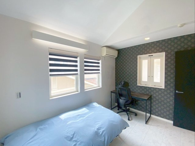 糟屋郡篠栗町中央５丁目 中古戸建の洋室|アクセントクロスがシックな印象を与える洋室です！