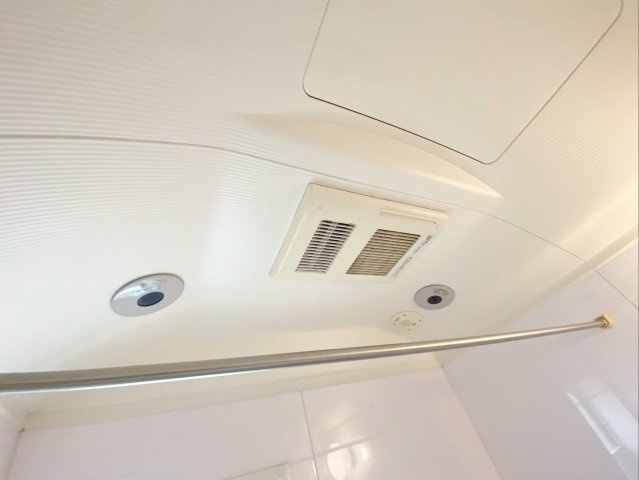 糟屋郡篠栗町中央５丁目 中古戸建の設備|悪天候時の洗濯物も安心の浴室乾燥機付き！