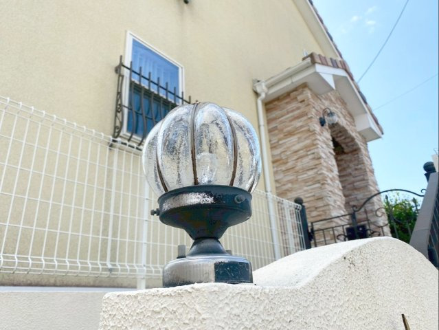 糟屋郡篠栗町中央５丁目 中古戸建の設備|防犯性も兼ね備えたおしゃれな門灯です！