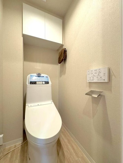 ドルミ春日部のトイレ|落ち着いた色調のトイレです