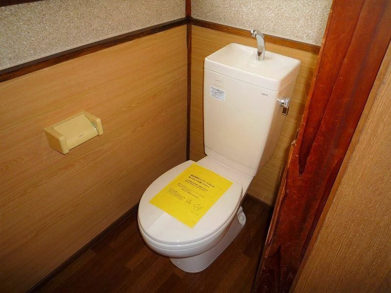 佐藤一戸建て（倉富134）2のトイレ